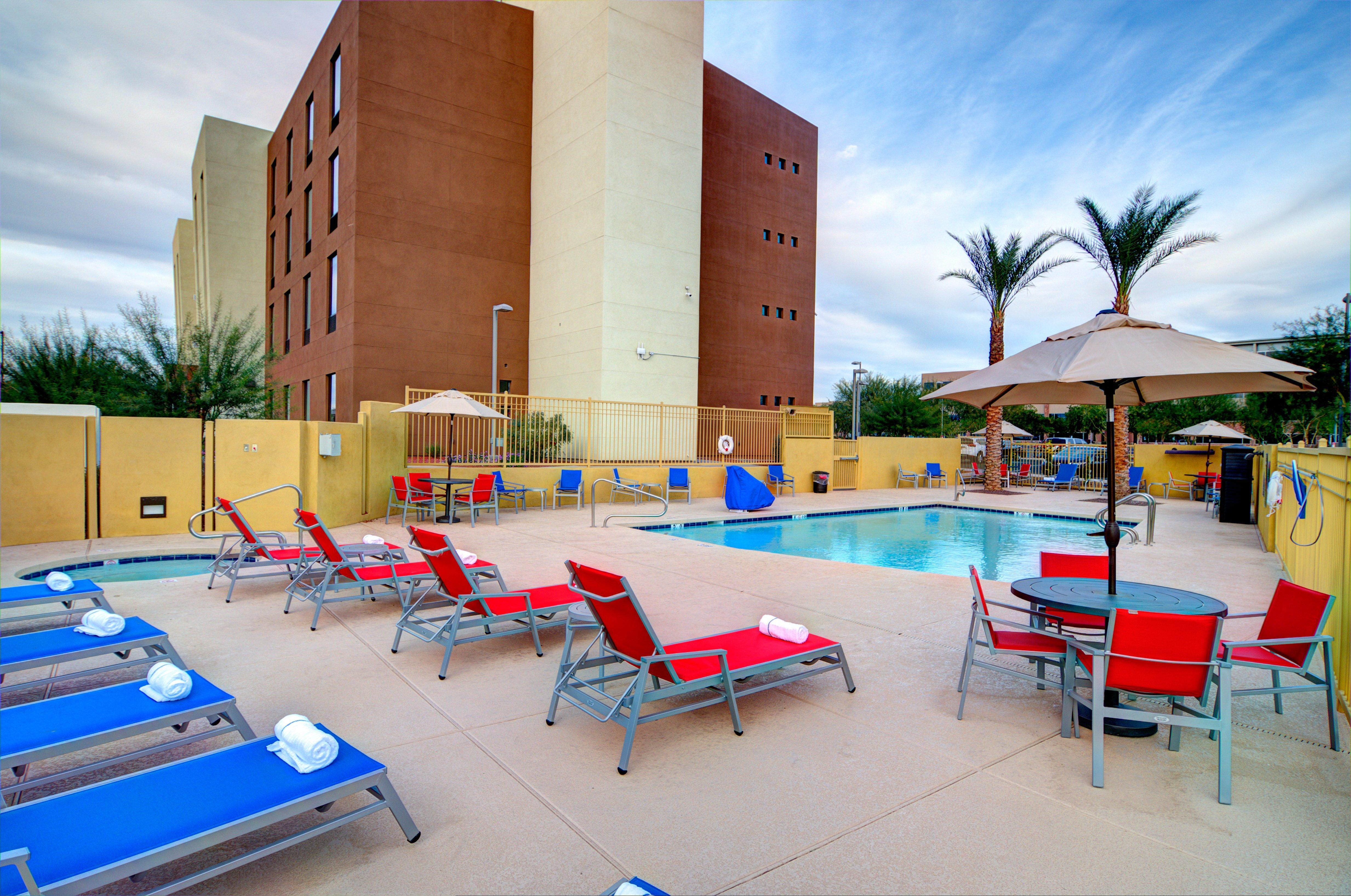 Holiday Inn Express & Suites - Phoenix North - Scottsdale By Ihg Екстериор снимка